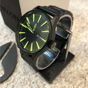 Nixon 42mm Sentry- 💚Neon & Black